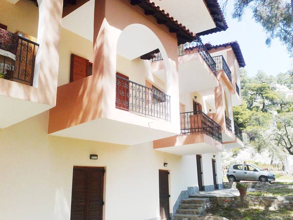 Studio rooms in Akti Koviou
